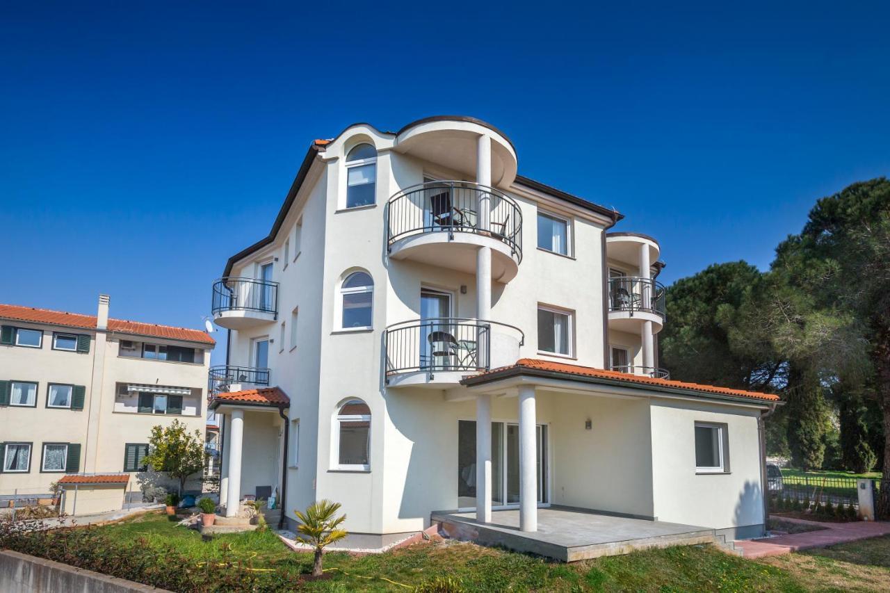Pinia Apartment Medulin Exterior foto